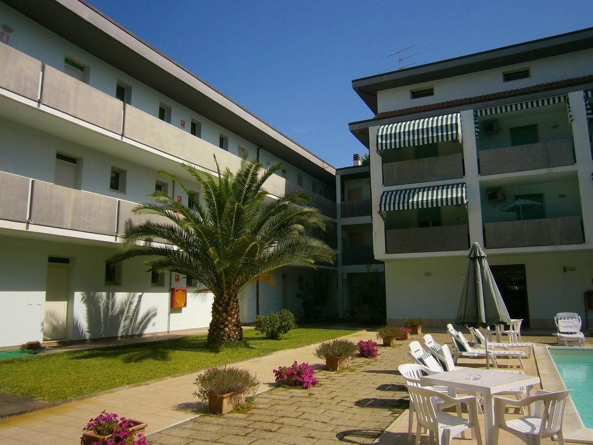 Residence Verde Pineta Principina a Mare Buitenkant foto